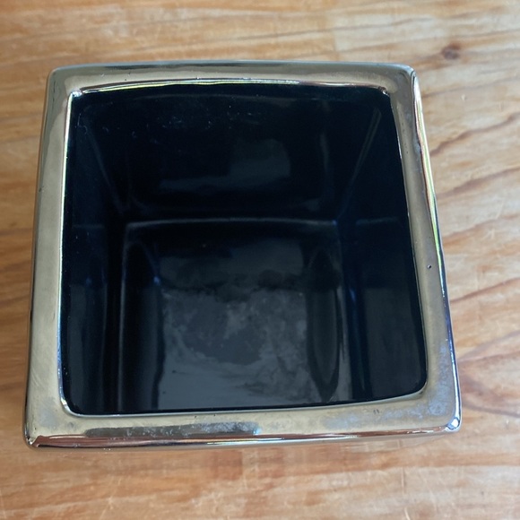 Planter/Vase - Picture 3 of 6